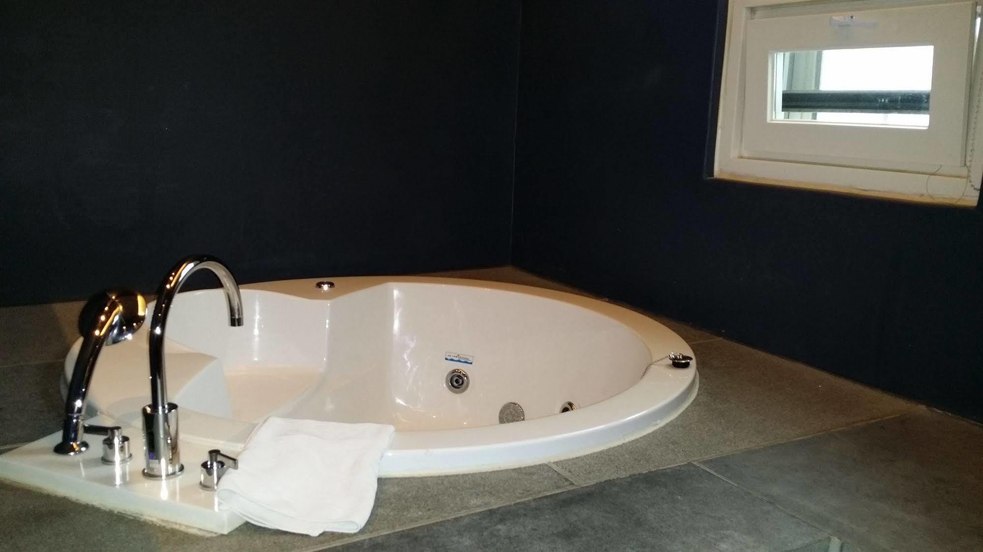 Hotel Oscar Suite Gunsan Εξωτερικό φωτογραφία